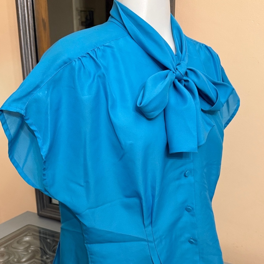 Vintage Lady Manhattan 12 Women's Blue Blouse with Bow Detail - Picture 5 of 12